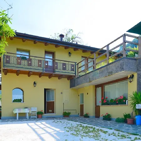 Montino Bed & Breakfast Cene